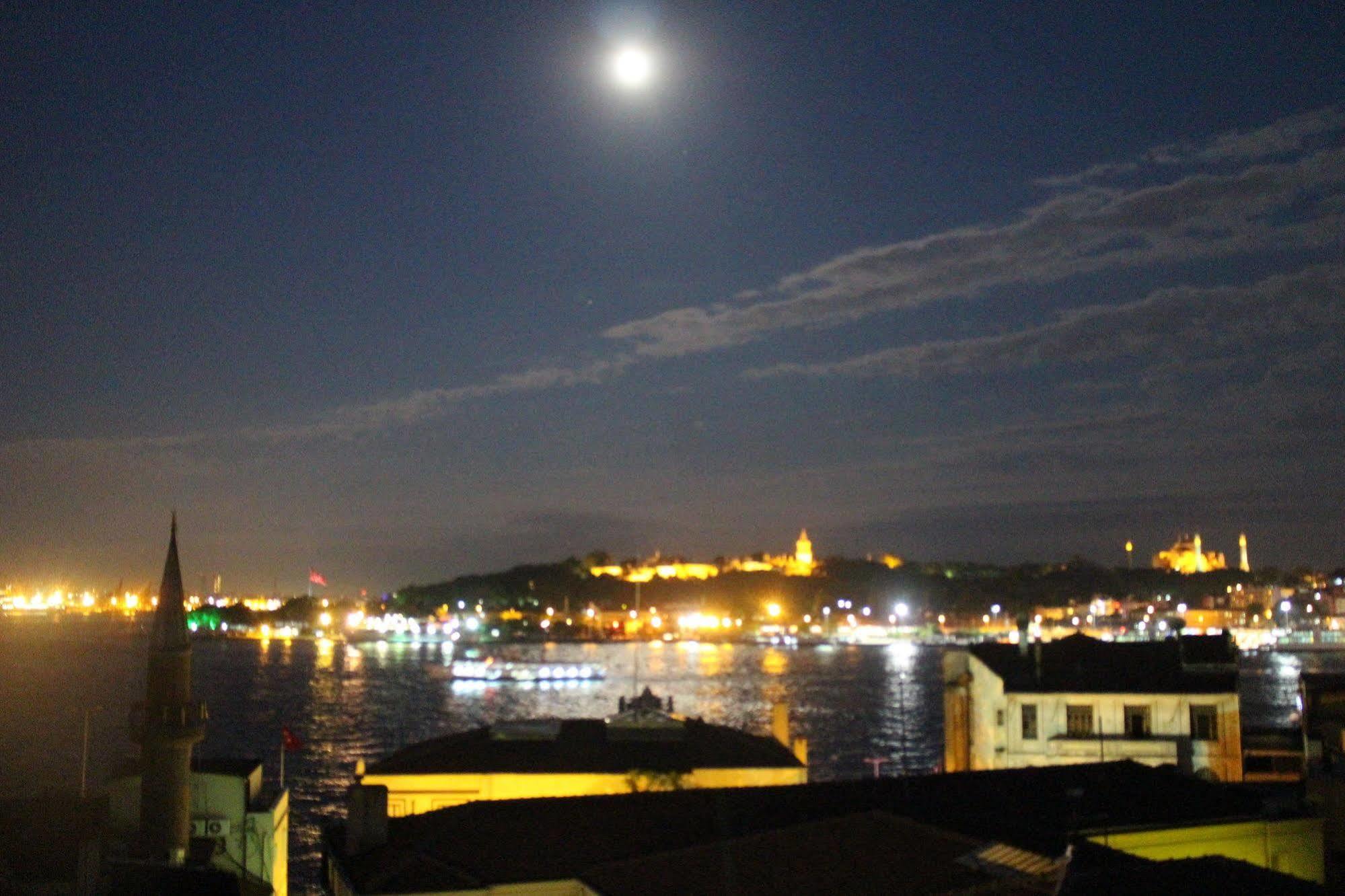Otel Ada Karaköy 3*